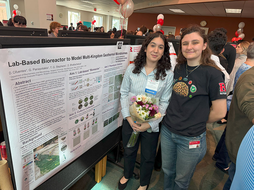 Daisy Cifuentes and her mentor Gabriella Panayotakis