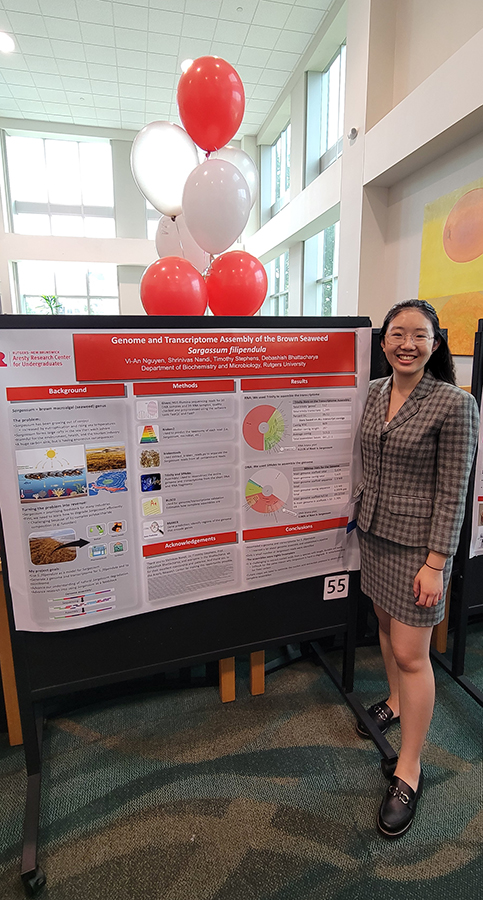 Vi-an and poster, Aresty